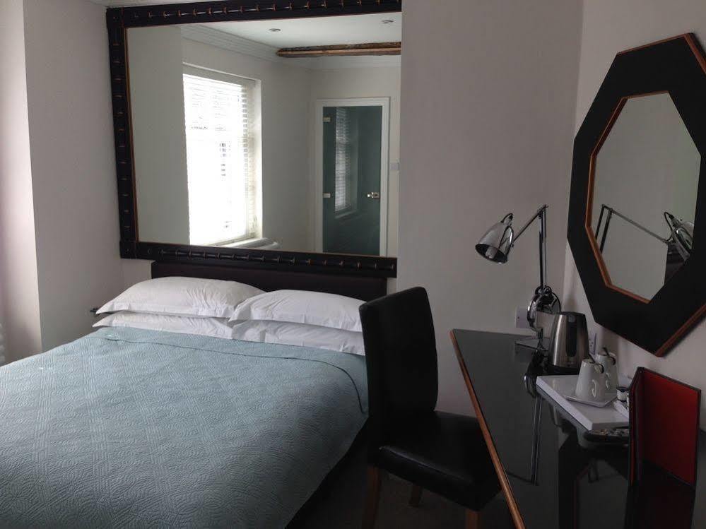 The Bell Hotel Epping Buitenkant foto